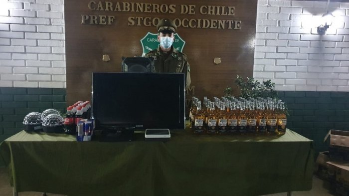 Tenían hasta un plan de escape: 26 detenidos por participar en fiesta clandestina en Cerro Navia