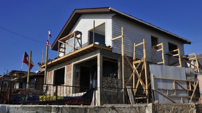 Tarjeta Banco de Materiales: Minvu amplía beneficios en viviendas a adultos mayores de 60 años