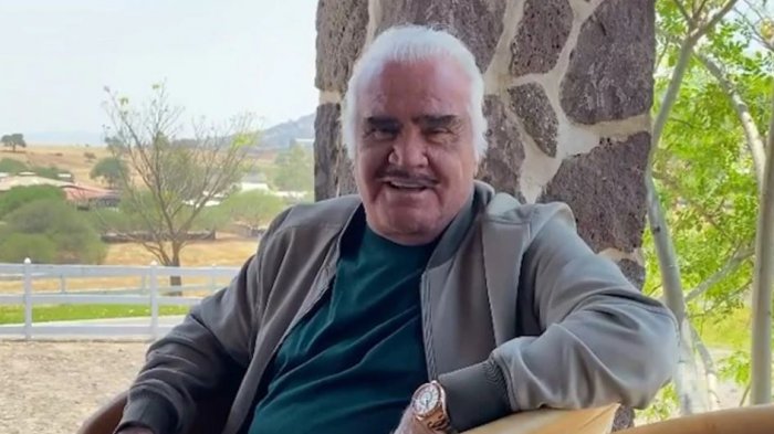 El charro Vicente Fernández fue hospitalizado de emergencia en México