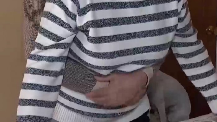 Vigilante municipal le salvó la vida a mujer atorada en restaurante gracias al método Heimlich