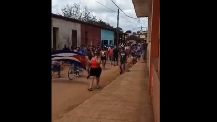 Históricas y multitudinarias protestas en Cuba: Miles de personas salen a las calles a pedir 