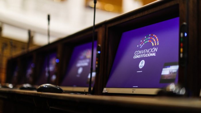 Convención aprobó protocolo sanitario y toma de 2 PCR semanales para constituyentes que sesionen presencialmente