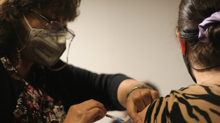 COVID-19: El 85% de la población objetivo se ha vacunado con la primera dosis