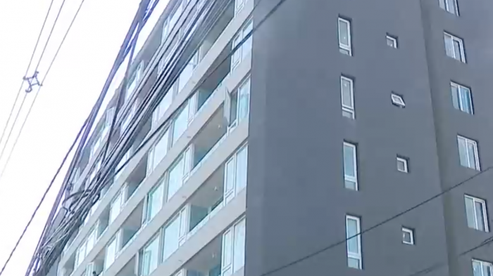 No pueden recurrir a tribunales: Llevan dos años esperando la entrega de edificio en La Florida