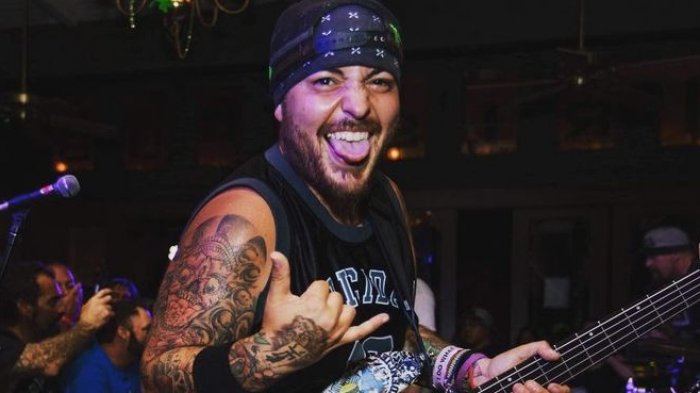 Bajista chileno Ra Díaz debutó como músico de Korn: 