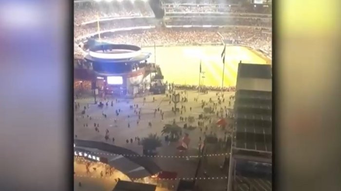 Tiroteo en las afueras de un estadio de béisbol en EE.UU. desató el caos entre los asistentes