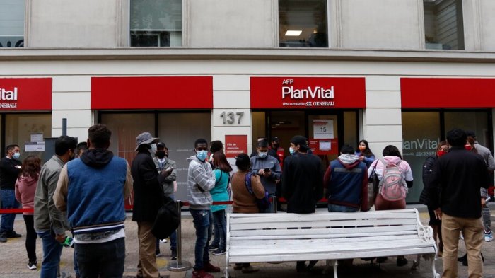 Mujer denuncia suplantación de identidad para retiros de AFP y permisos de Comisaría Virtual