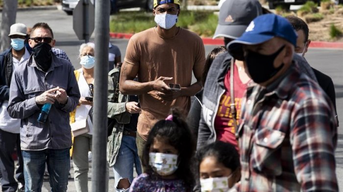 Ante el aumento de contagios: EE.UU. baraja volver a exigir que los vacunados lleven mascarilla