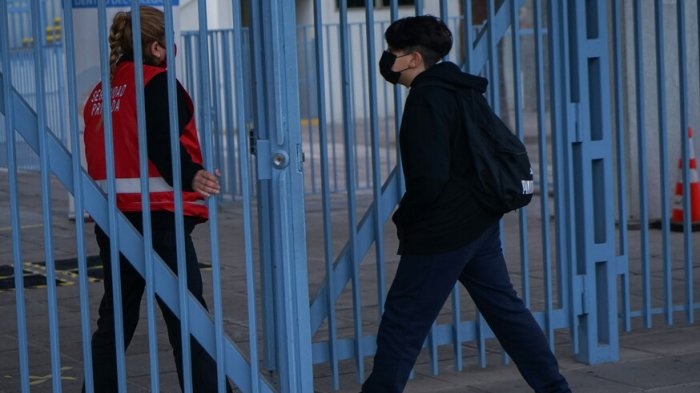 Colegio de Profesores y retorno a clases presenciales: “Condiciones para volver obviamente que no existen”