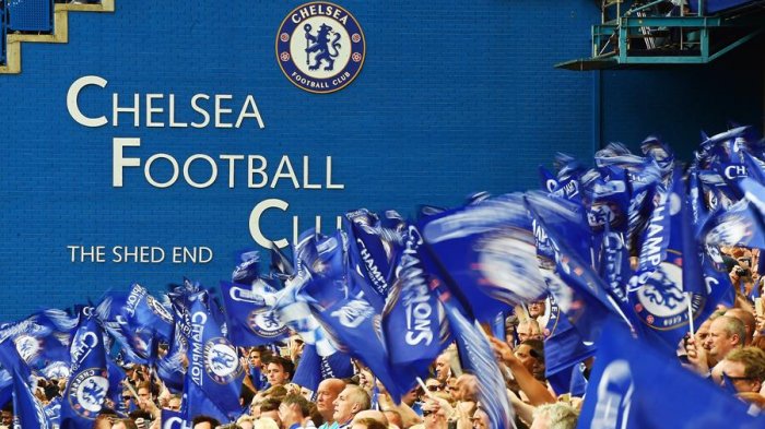 Reino Unido estudia permitir el público en los estadios únicamente para las personas vacunadas