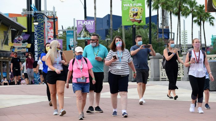 Por nueva ola de COVID-19: Disney vuelve a exigir el uso de mascarillas en sus parques de Orlando