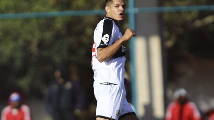 Delantero paraguayo con discapacidad auditiva se lució con un doblete en su debut como profesional