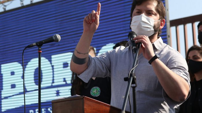 Gendarmería confirmó que Boric fue agredido durante visita al centro penal Santiago 1