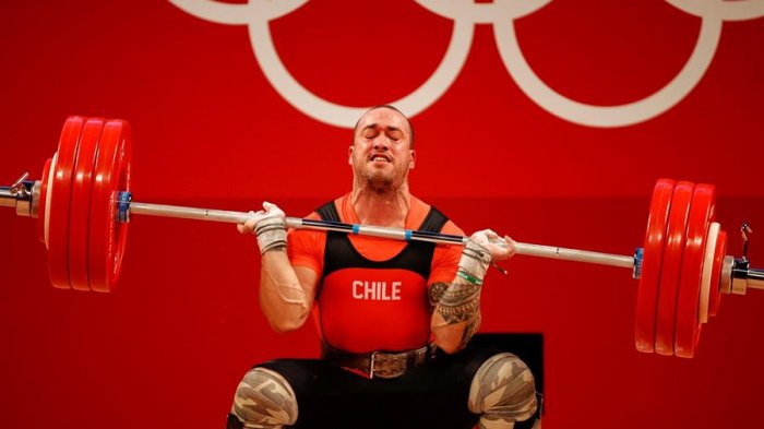 Arley Méndez anuncia retiro y confiesa consumo de marihuana 