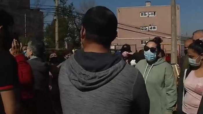 Tensión entre vecinos por toma de terreno por parte de más de 30 familias en Viña del Mar