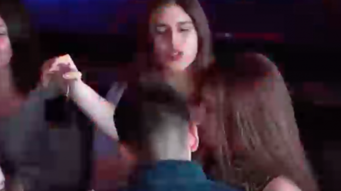 Abrió el fin de semana: Inician sumario sanitario en contra de discoteque por asistentes sin mascarillas