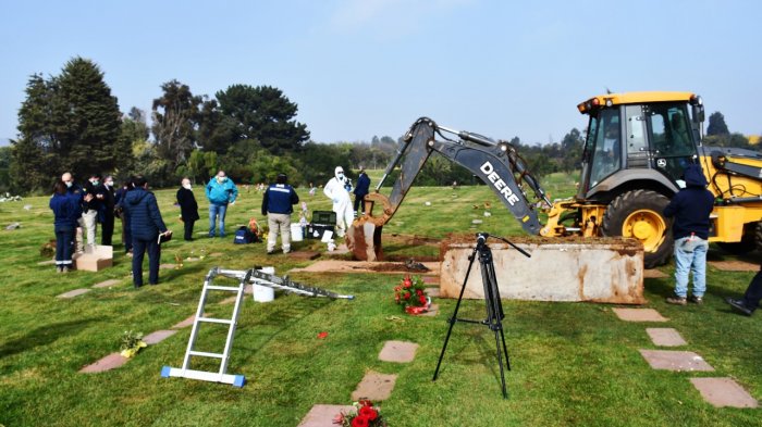 “Los ángeles de Guayacán”: Realizan la exhumación de uno de los dos niños que desaparecieron la Navidad de 1973
