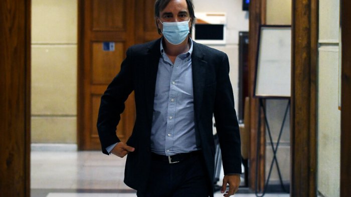 Llevan a Cruz-Coke a la comisión de Ética por denuncia de irregularidades en despido de asesora del hogar