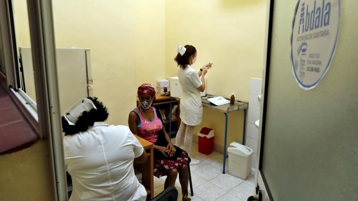 Cuba registró récord de fallecimientos por COVID-19: Autoridades esperan acelerar proceso de vacunación
