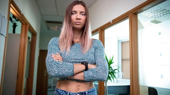 Velocista bielorrusa que abandonó JJ.OO. tras enfrentar al régimen subasta medalla por deportistas disidentes