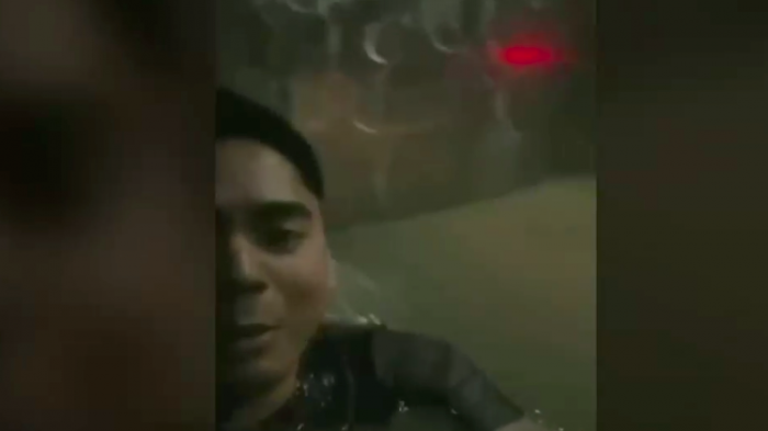 Con el agua hasta el cuello: Tres jóvenes se quedaron atrapados en un ascensor inundado