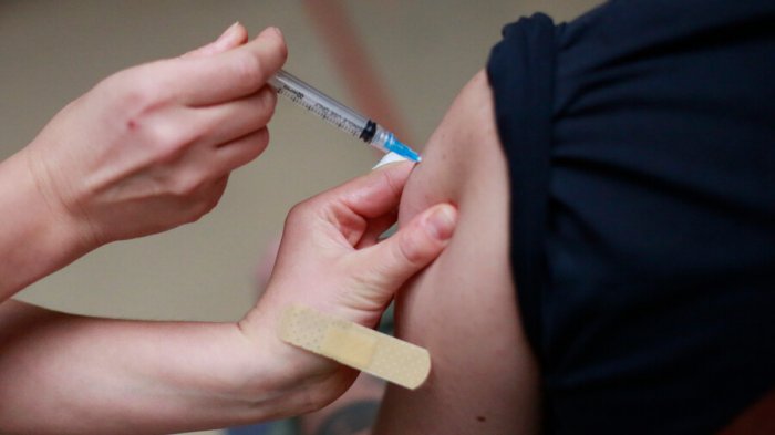 Rezagados y segundas dosis: Revisa el calendario de vacunación para este martes