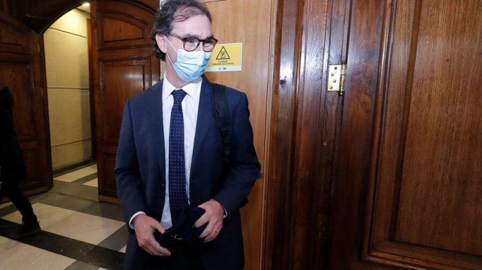 Comisión rechazó acusación constitucional contra el ministro de Educación Raúl Figueroa