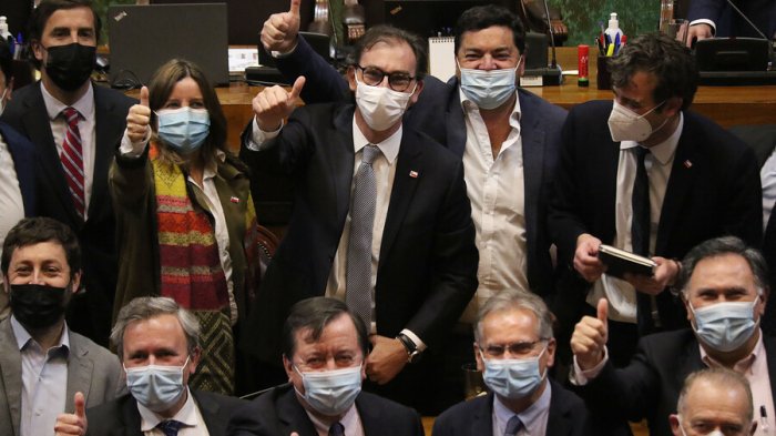 Cámara de Diputados rechaza acusación constitucional en contra del ministro Figueroa