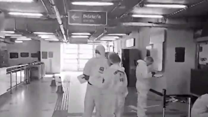 Pelea entre comerciantes ambulantes en Metrotren terminó con un muerto y dos heridos