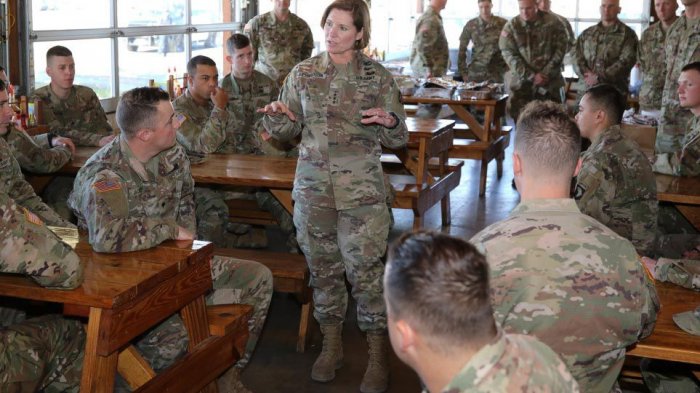 EE.UU. nombra a su segunda mujer en la historia como jefa del Ejército: ¿Cuándo podría suceder algo así en Chile?