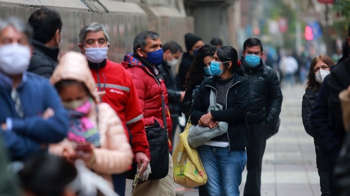 Informe Epidemiológico: Los casos activos siguen a la baja y se concentran en la RM