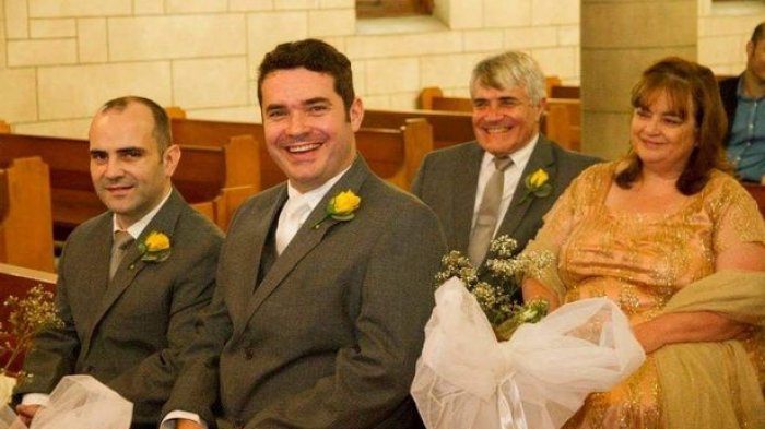 Hombre perdió a su padre, madre y hermano por COVID-19 en solo una semana: No quisieron vacunarse