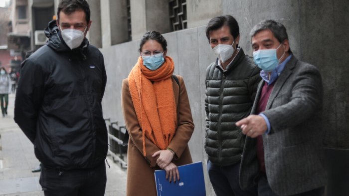 Alcaldes piden vacunar en fin de semana, reincorporar menores de edad y flexibilizar calendario