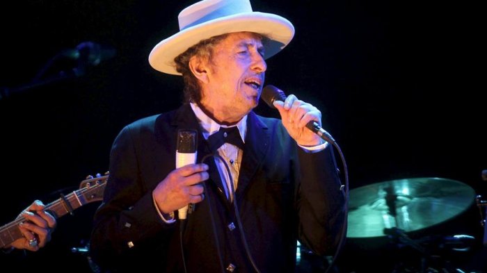 Mujer acusó a Bob Dylan de haber abusado sexualmente de ella a los 12 años