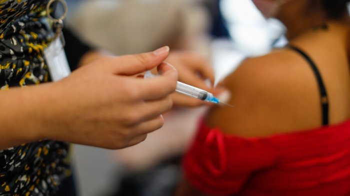 Calendario de vacunación: Este martes continúa la aplicación de dosis de refuerzo para mayores de 72 años