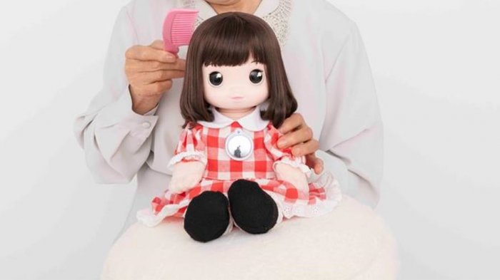 Japón: Crean muñeca con IA para aliviar el aislamiento de la tercera edad producto del COVID-19