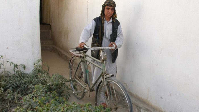 La afgana que se hizo pasar por hombre para sobrevivir a los talibanes: 