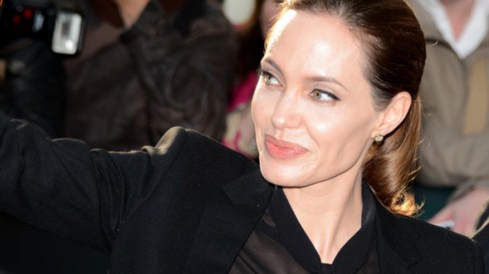 Angelina Jolie se unió a Instagram para compartir una carta de denuncia de niña afgana