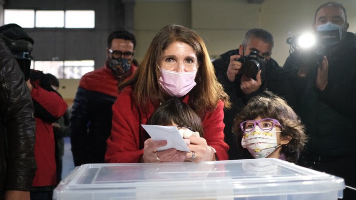 Narváez valora consulta ciudadana de Unidad Constituyente: 