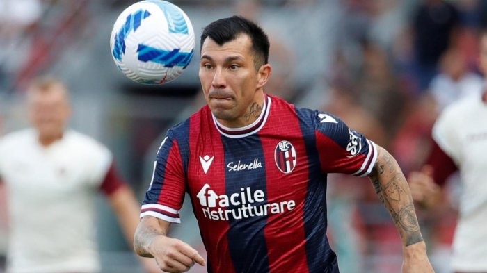 Medel fue titular y jugó todo el partido en el estreno triunfal del Bologna en la Serie A