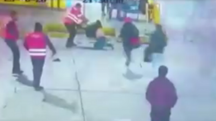 Revelan imágenes de agresión a guardias que exigieron uso de mascarillas