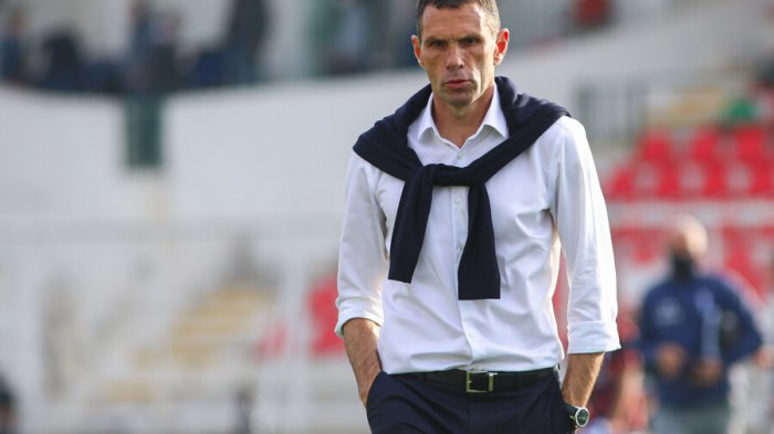 Poyet y opción de dar un paso al costado: 