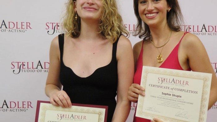 Hija de Leonardo Farkas se graduó de actriz en reconocida academia de Estados Unidos