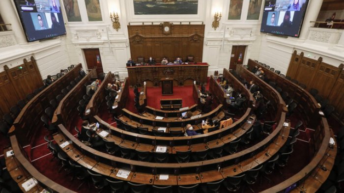 Fin a Carabineros y referirse a Pinochet como dictador: Las principales propuestas de la Comisión de DD.HH. de la CC