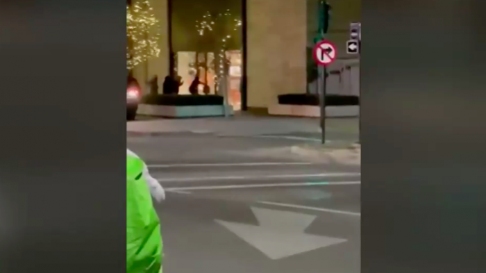 Roban cerca de 40 millones de pesos en asalto a tienda de mall Casa Costanera