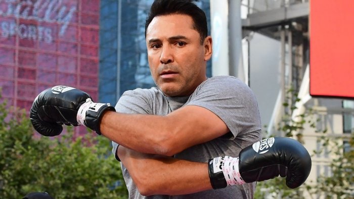 Óscar de la Hoya canceló su retorno al ring: Está hospitalizado tras contraer COVID-19