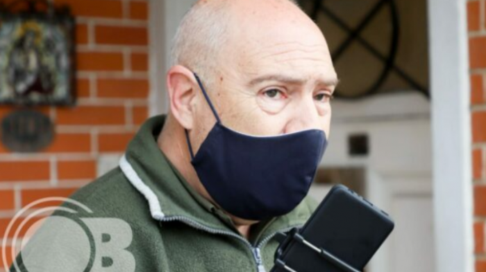 Hombre sufrió un ACV mientras daba una entrevista y murió: Relataba un asalto a su casa