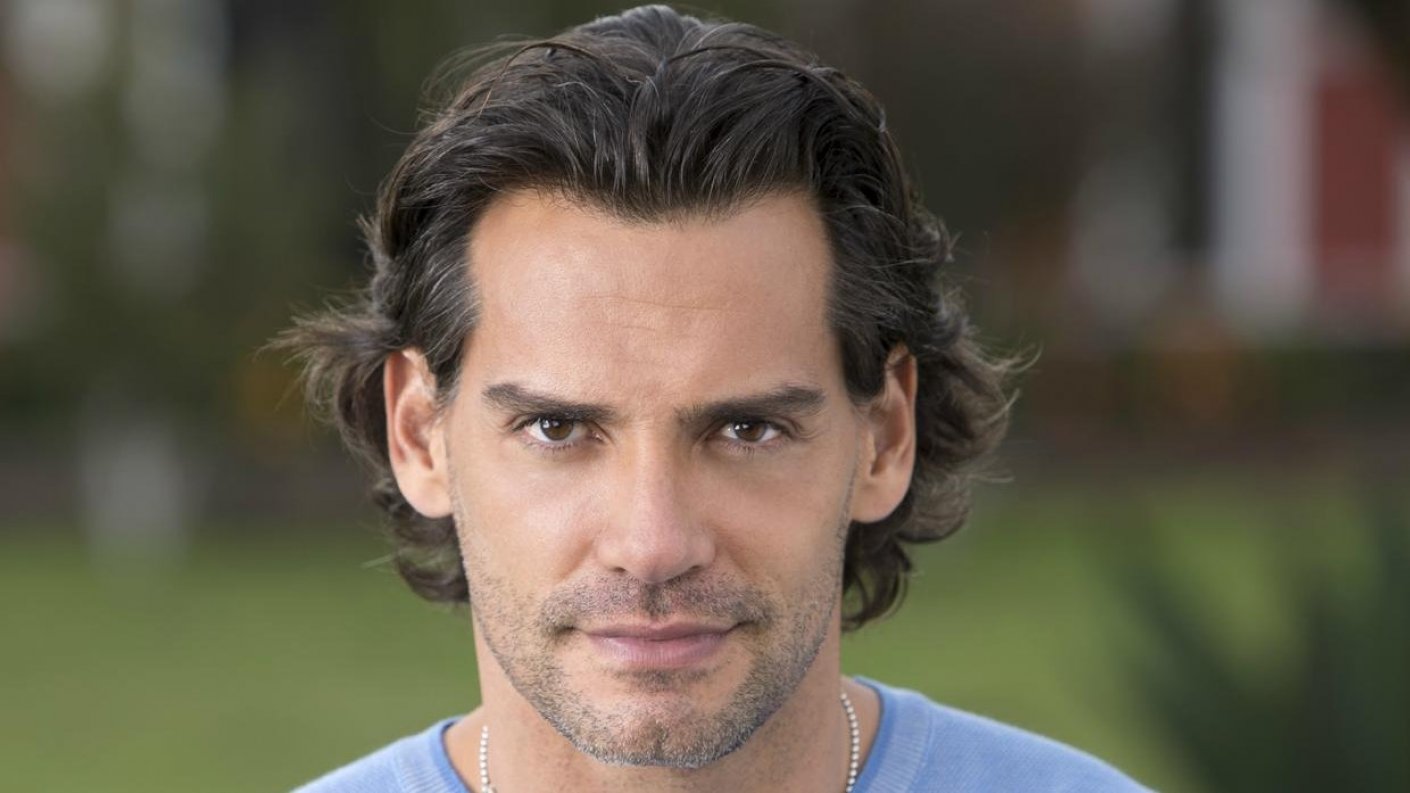 Джоэль де ла фуэнте. Кристиан де ла фуэнте игра ключей. Мигель анхель. Мигель де ла фуэнте. Мигель де ла фуэнте.