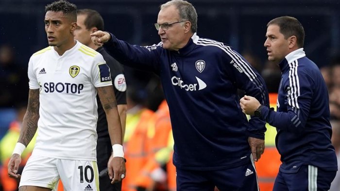 Hincha del Leeds se encontró con Bielsa en un ascensor y su reacción se hizo viral