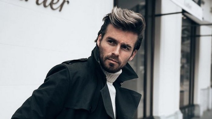 Amante de la moda y radicado en Europa: ¿Quién es Christian Santos, el nuevo delantero de Colo Colo?